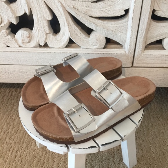 Steve Madden Shoes - Steve Madden Silver Sandals